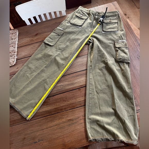 KIMBERLY OLIVE WIDE
LEG CARGO PANTS by POL; Size Large - Picture 8 of 15